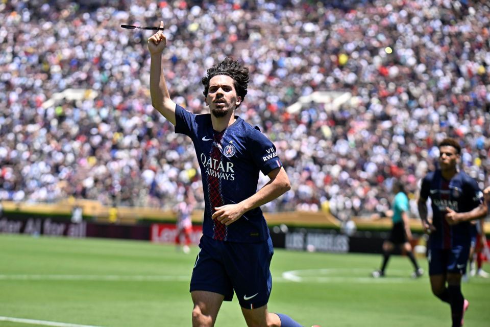 以其顽强的 以其顽强的