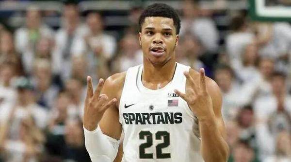 两人曾在法 两人曾在法