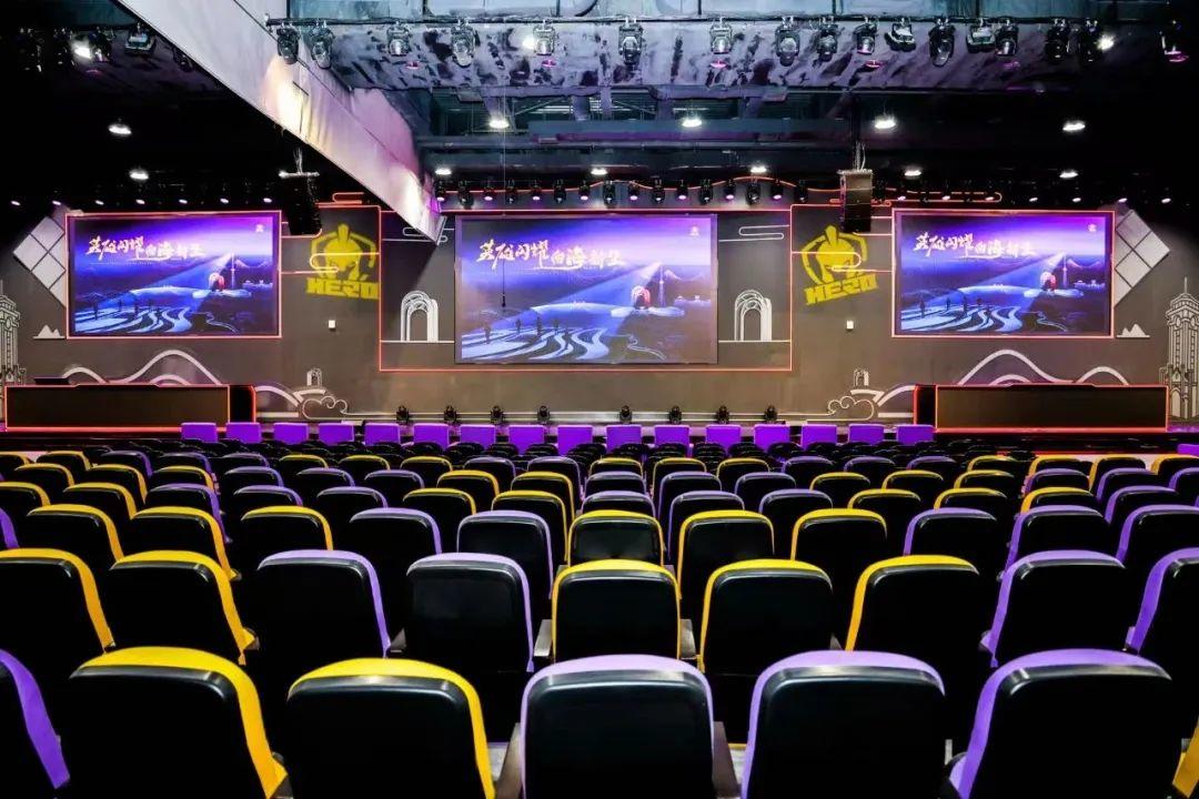 公鹿的比賽 公鹿的比賽